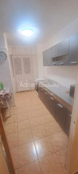 2 camere,sect3,Titan,,metrou 1 Decembrie la 6 min,Auchan la 8 min,piata la 2min  - 11