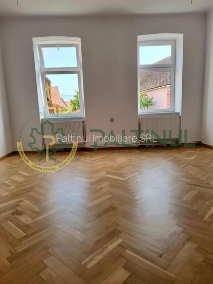 Casa de inchiriat - 11