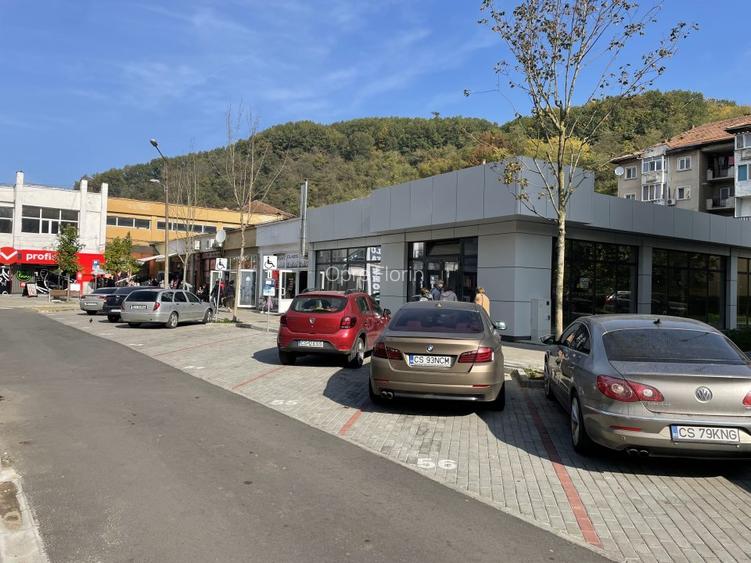 Inchiriez spatiu comercial central 500m2 - 3
