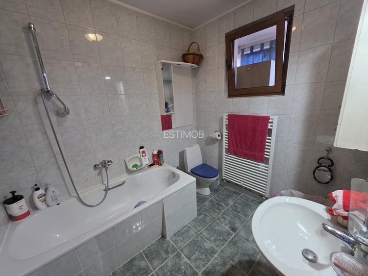 Vand casa Harman 4 camere  locatie centrala singur in curte - 13