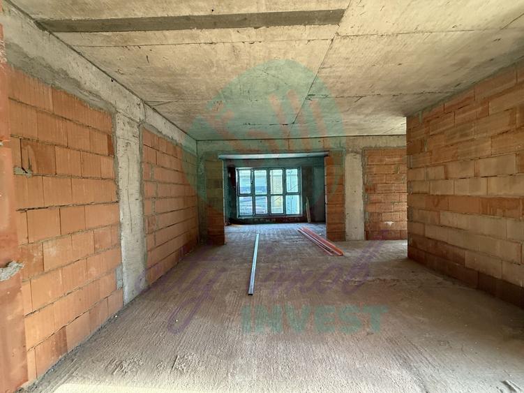 2 camere cu terasa de 17 m langa PARC si METROU cu parcare si boxa