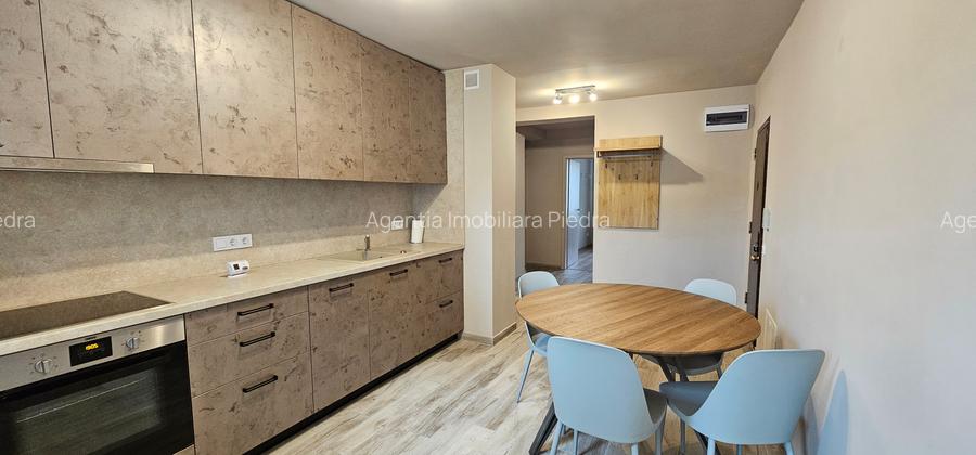 Inchiriez apartament de 3 camere situat central-G-ral Magheru, etaj 1 - 4