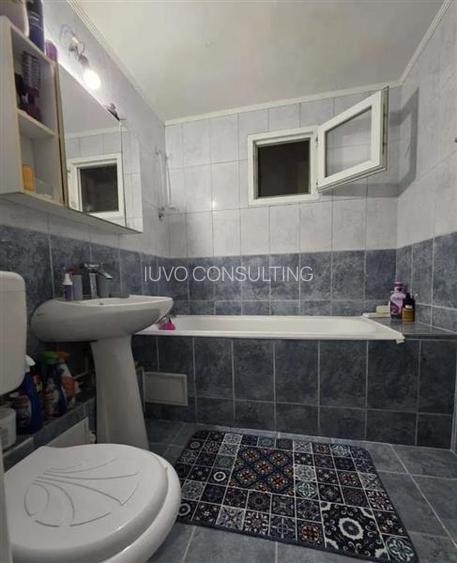 Vanzare Apartament 4 Camere Semidecomandat Berceni-Samoila Dumitru - 12