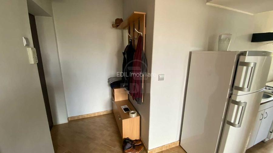 Apartament de vânzare, 3 camere, 54 mp, Plopilor - 5