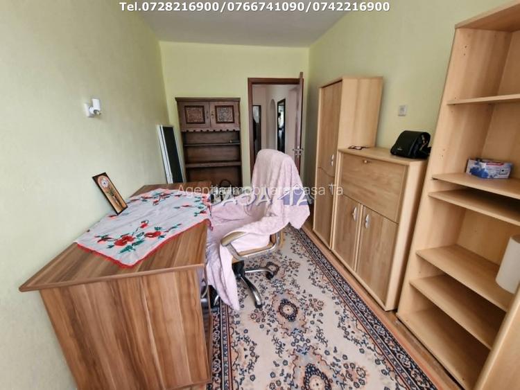 Apartament 3 camere, situat in Targu Jiu, Str. G-Ral Christian Tell - 5