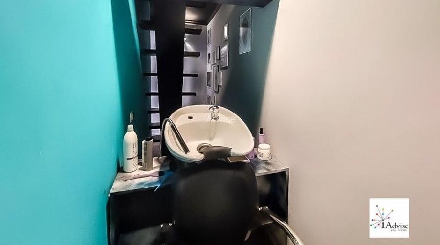 Spațiu comercial de vânzare – vizibilitate excelentă - 4