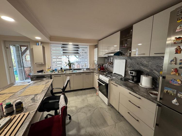 Ofertă de vânzare casă, 261 mp.+895 mp curte, Câmpenești - 2