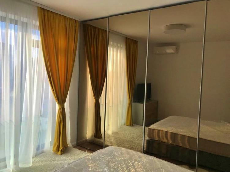 Apartament lux, frontal la mare, cu garaj subteran