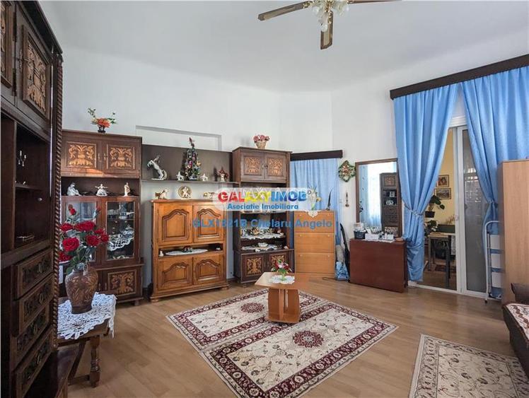 Armeneasca etaj vila 5 camere ,suprafata 200 mp, loc parcare - 26