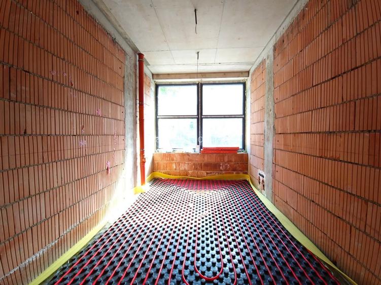 Cladire ideala pentru birouri, clinica, gradinita, 338mp,  6 parcari - 12