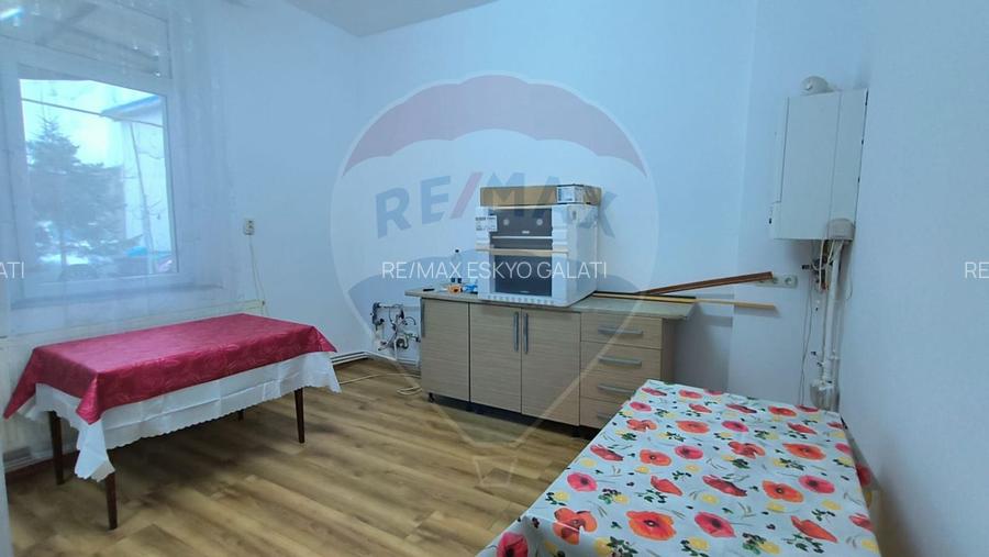 Casă cu 3 camere de vânzare în zona Centrală - 10