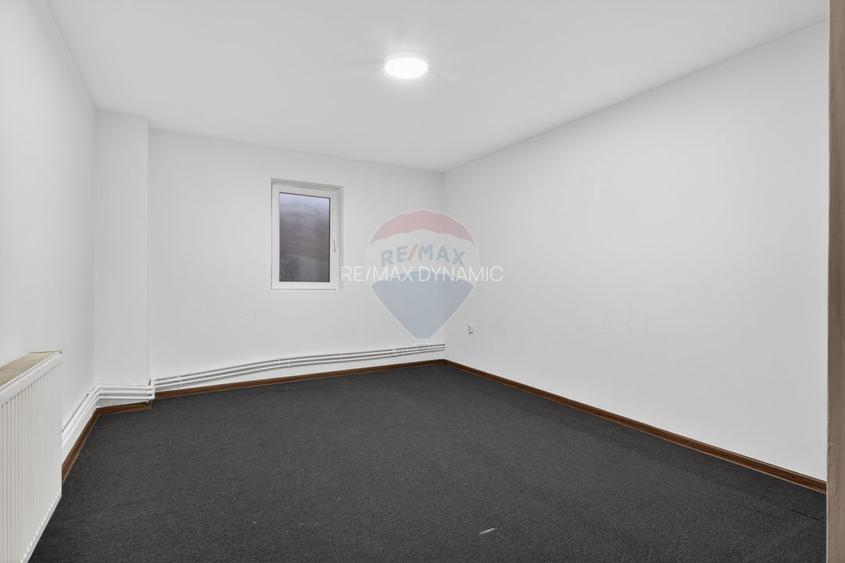 Apartament spațios la casă, renovat, ultracentral Pecica - 8