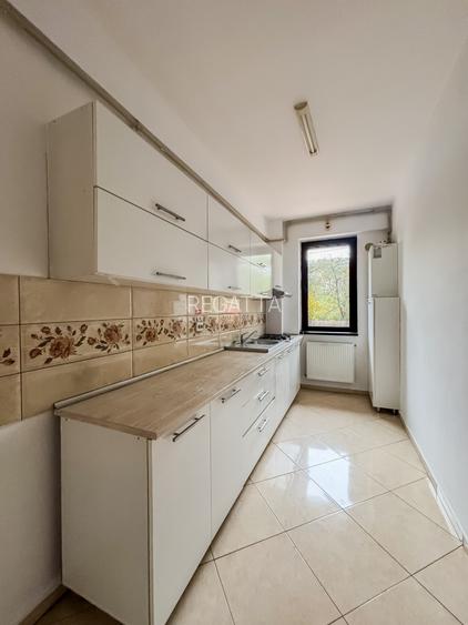 APARTAMENT 3 CAMERE JIULUI + TEREN (4 LOCURI DE PARCARE EXTERIOARE) - 4