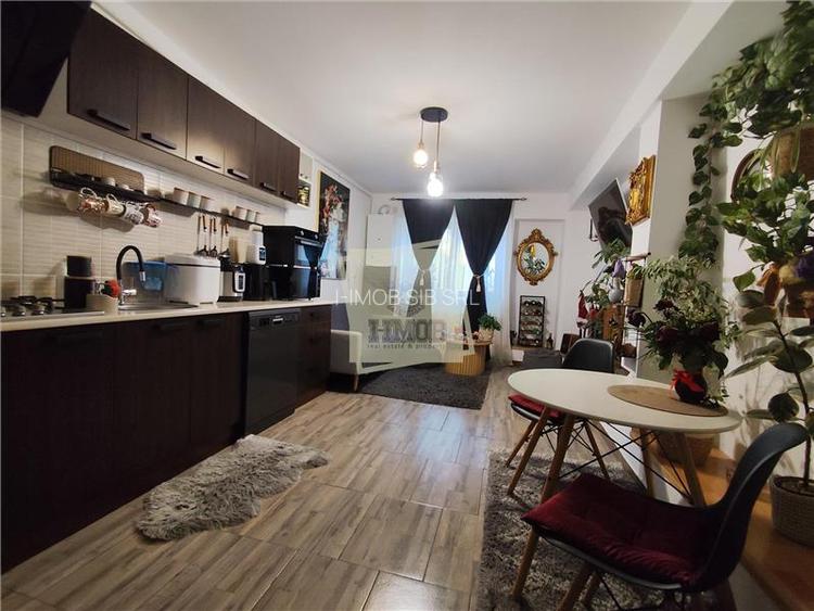 Apartament 52 mp pe 2 niveluri in  Vasile Aaron - 3