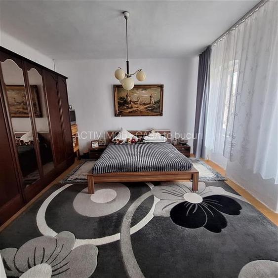 Bocsa Montana, Casa mare la strada principala - 13