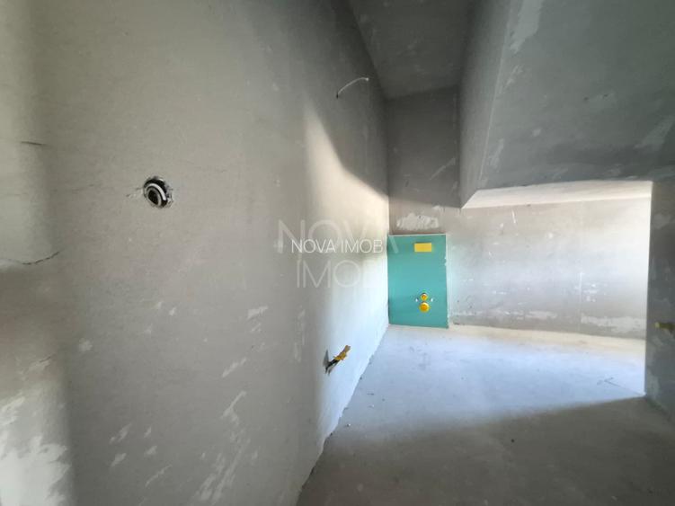 Casa generoasa cu 7 camere, 3 bai, dressing si parcare – Sura Mica - 10