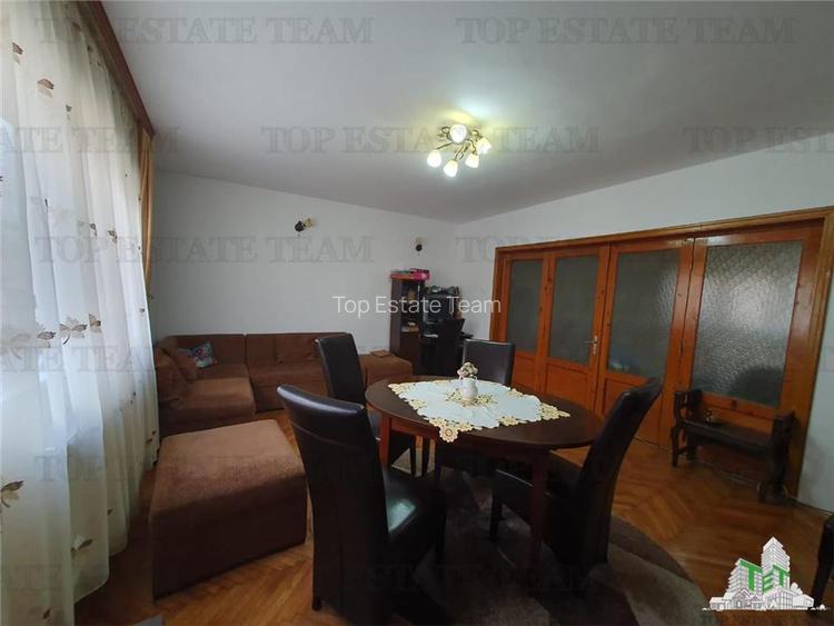 Investitie ultracentral - apartament 4 camere garaj boxa si curte Constanta - 10
