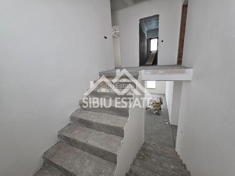 Casa individuala ,cu carport si pivnita, Calea Cisnadiei - 16