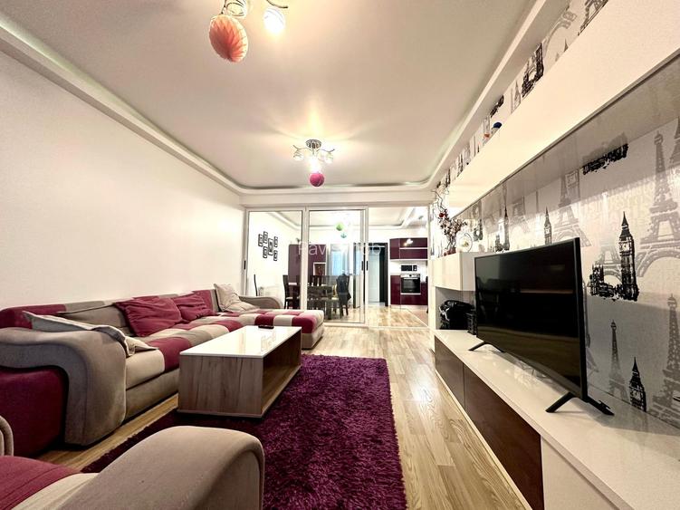 Apartament spatios 4 camere + parcare, pretabil ptr ERASMUS - 2