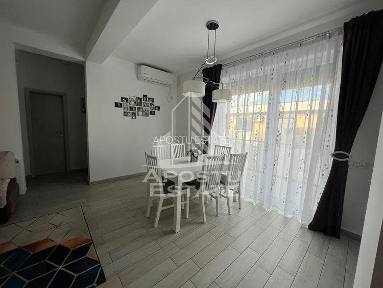 Apartament cu 3 camere, de inchiriat, Dumbravita, Loc de parcare - 3