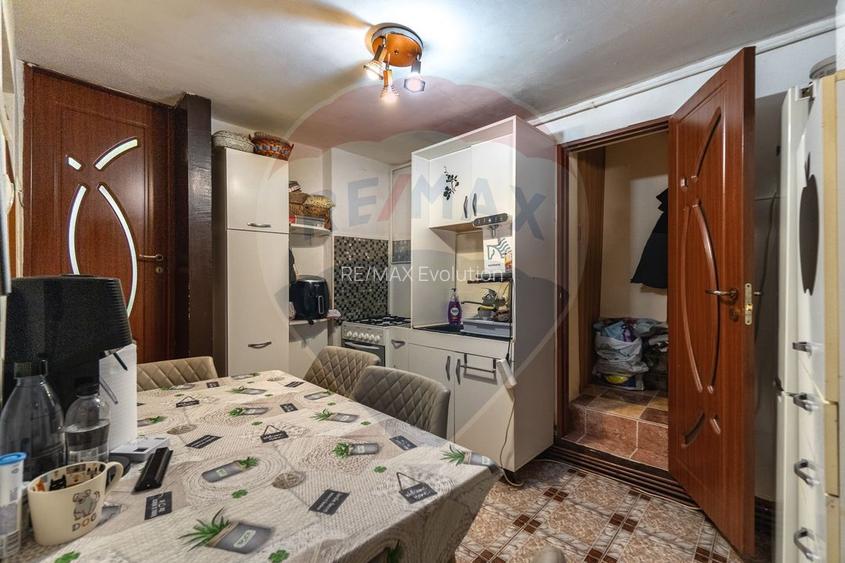 CASA COMPUSA DIN 2 APARTAMENTE, SCHEII BRASOVULUI| COMISION 0 - 23