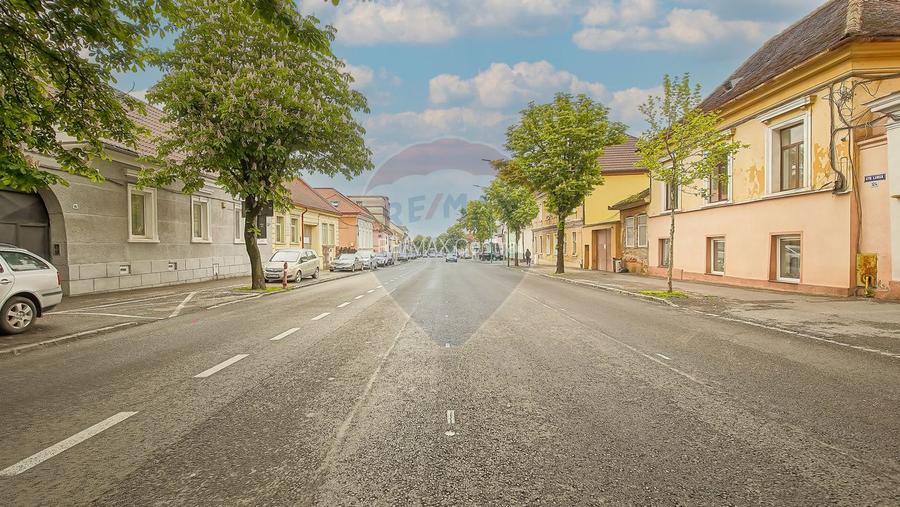 3 camere tip casă, parcare proprie, pod și magazie, Str. Lungă - 21