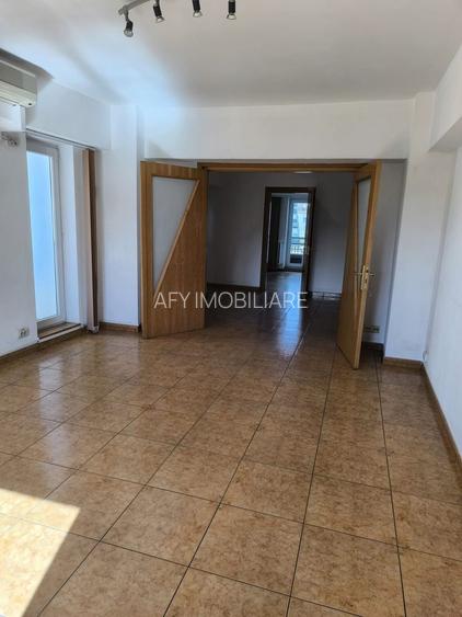 De Inchiriat Apartament 4 camere Nemobilat Piata Unirii Metrou - 2