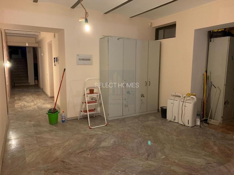 Vila istorica de vanzare in zona *Unirii* | 21 camere | curte, garaj - 42