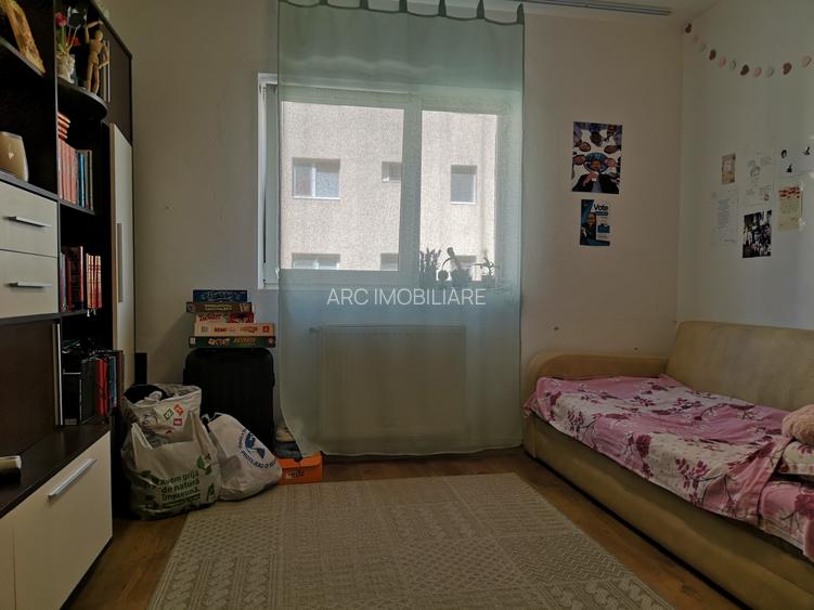 Apartament 3 camere decomandat, etajul 1 - 9