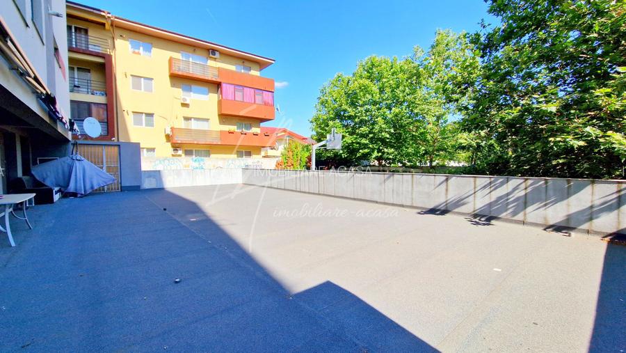 Apartament cu 5 camere si curte de 358 mp. - 3