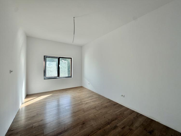 Duplex 4 camere+ spatiu comercial, 120 utili, 260 teren in Giroc