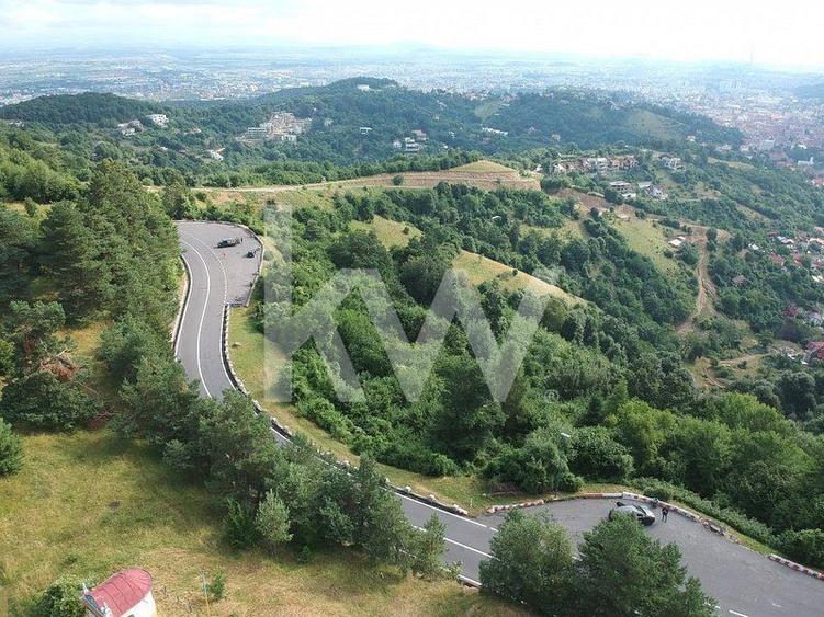 Teren cu priveliste superba si deschidere la drumul de Poiana Brasov