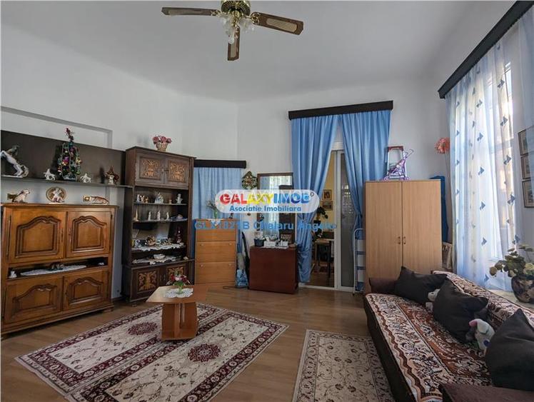 Armeneasca etaj vila 5 camere ,suprafata 200 mp, loc parcare - 25