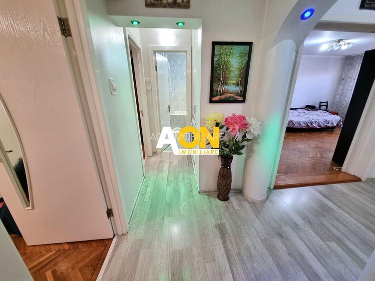 De inchiriat apartament 3 camere, zona Piata, Cetate - 12