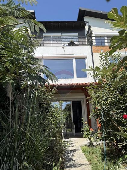 Vila premium cu priveliste si acces la lac - 21