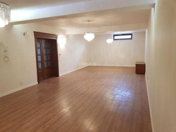 Sisesti-vila eleganta cu finisaje-lux,acces securizat,confort termic sporit,view - 13