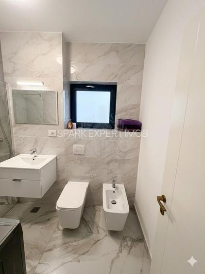 //2 CAMERE// ULTRACENTRAL// - 5
