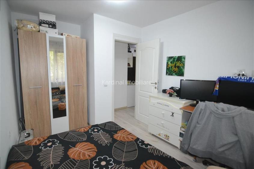 Exclusiv ! Apartament 2 camere Tractorul etajul 1 - 17