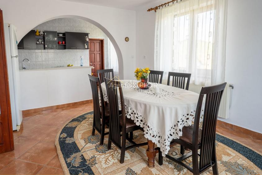 Casa într-o zonă liniștită la 7 minute de oraș - 9