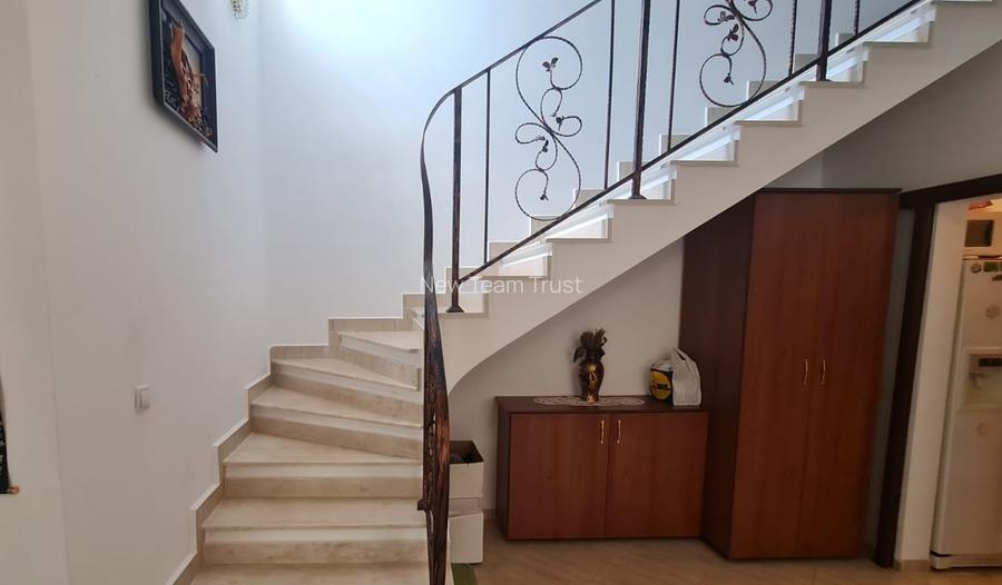 Otopeni Vanzare Vila  Duplex (4 camere )240 000eur - 4