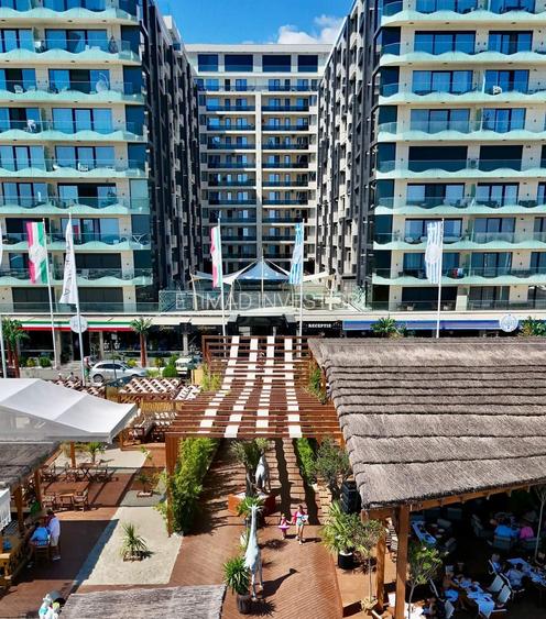 2 camere -vedere frontala mare +loc parcare subteran -termen lung(inclusiv vara) - 35