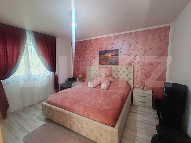 Casă spațioasă de vânzare, 140 mp utili, teren 11 ari, Hantesti