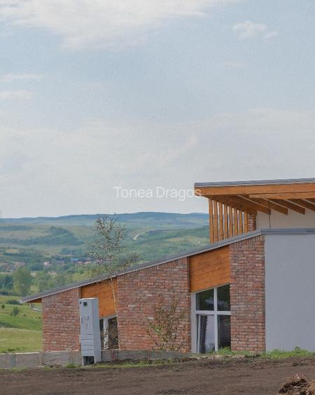 casa semifinisata, cu totul diferita, in varf de deal, de vanzare - 10