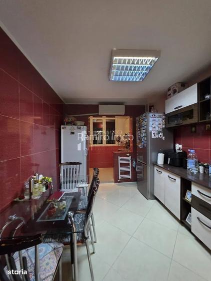 4 camere - 80 mp - 2 balcoane –  bloc 1982 METROU Aparatorii Patriei - 11