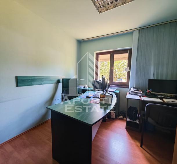 Apartament de vanzare cu 3 camere, parter, zona Aradului