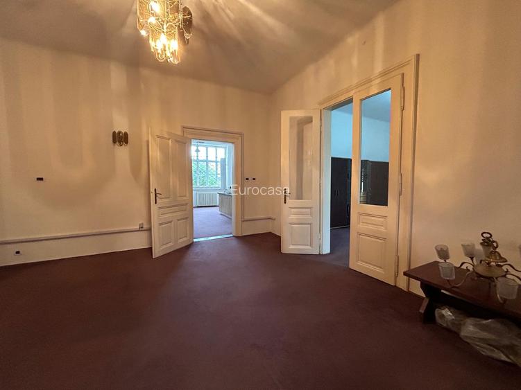 doua camere plus spatii comune, zona excelenta, cladire istorica - 5