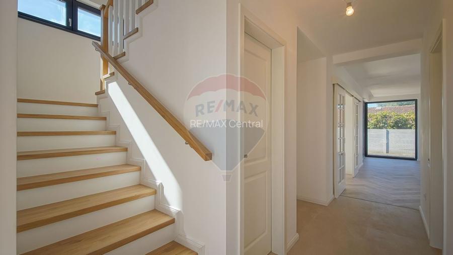 Casă / Vilă cu 5 camere de vânzare - 5