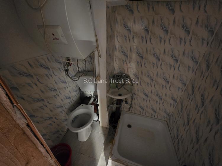 Spații mansardă pentru depozitare - birou - 5