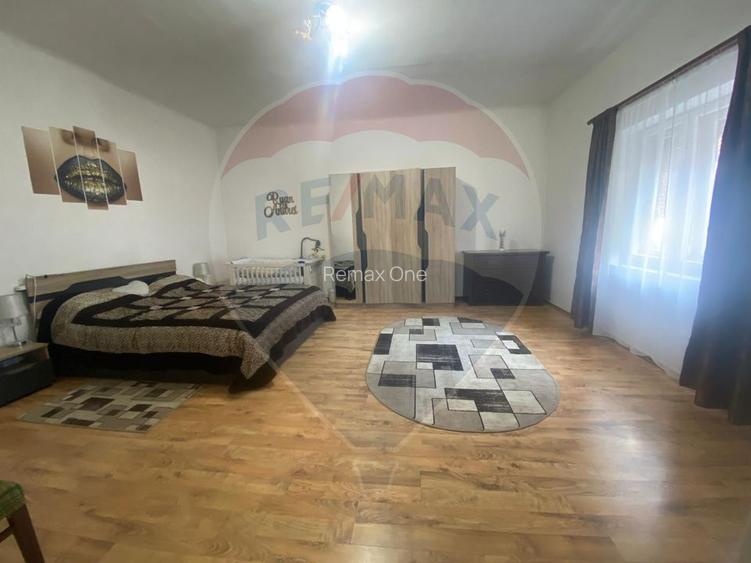 Casă spațioasă de vânzare în Bratei - 3