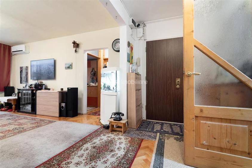 RECO Apartament 4 camere, decomandat, Bloc cu lift, Etajul 3, sub 1300 euro mp - 8